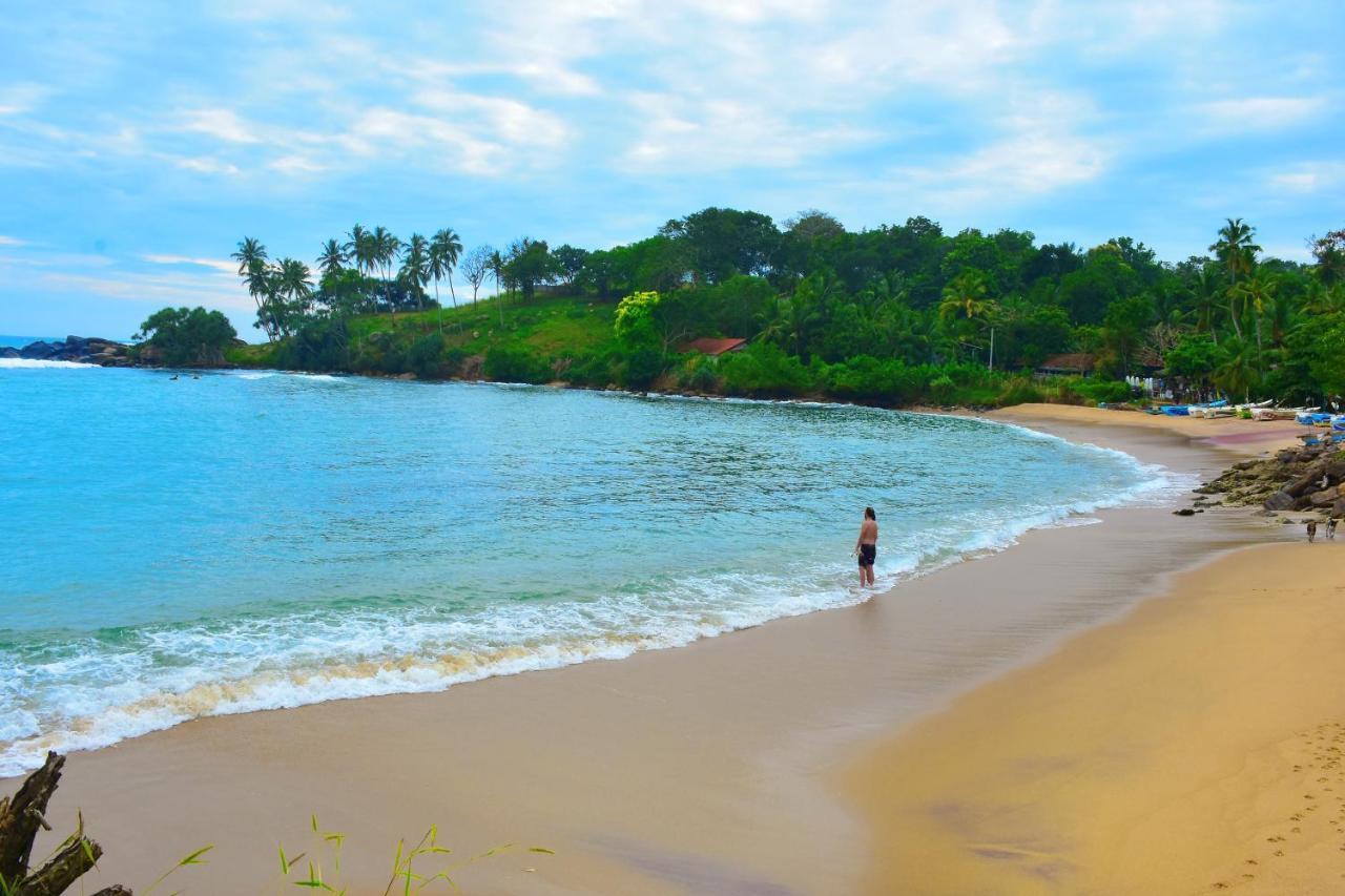 Anb Surf View Hotell Tangalle Exteriör bild