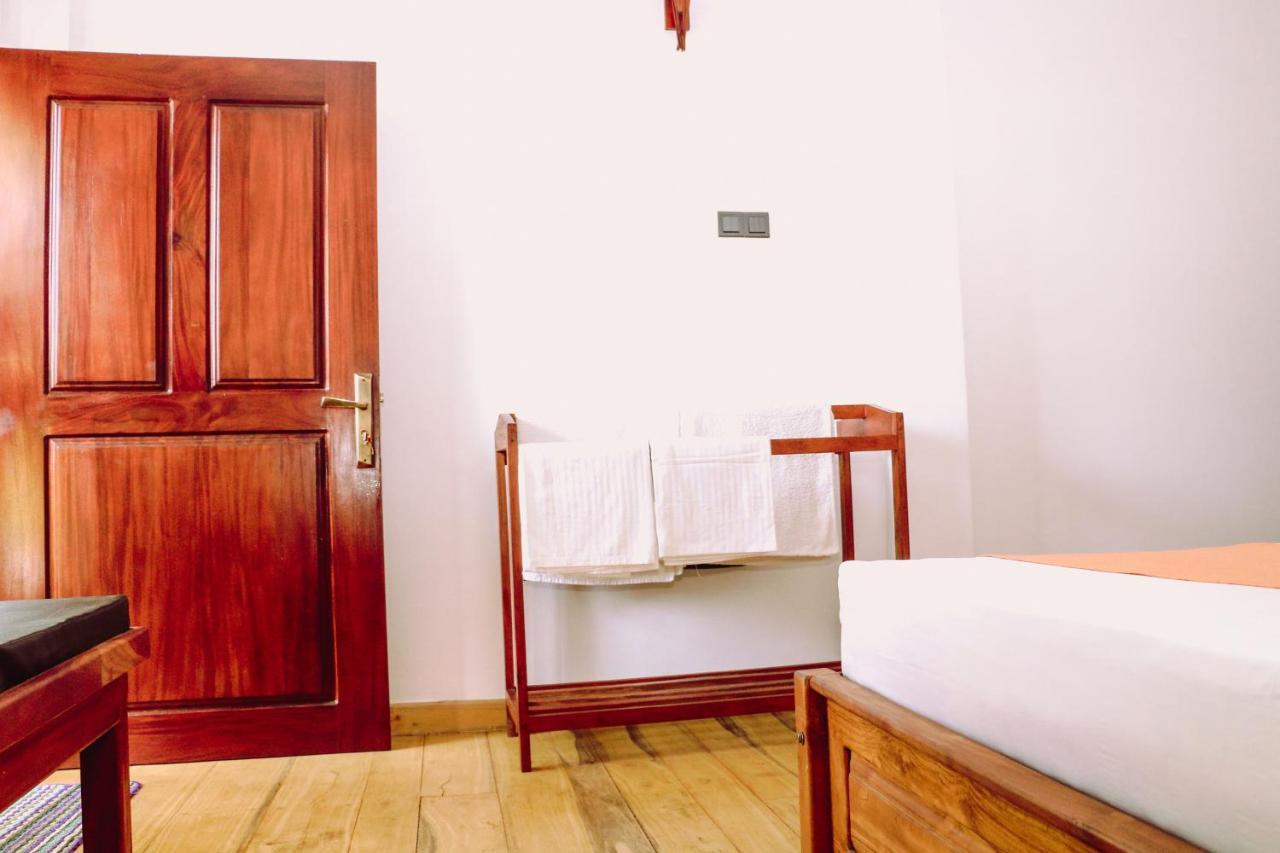 Anb Surf View Hotell Tangalle Exteriör bild