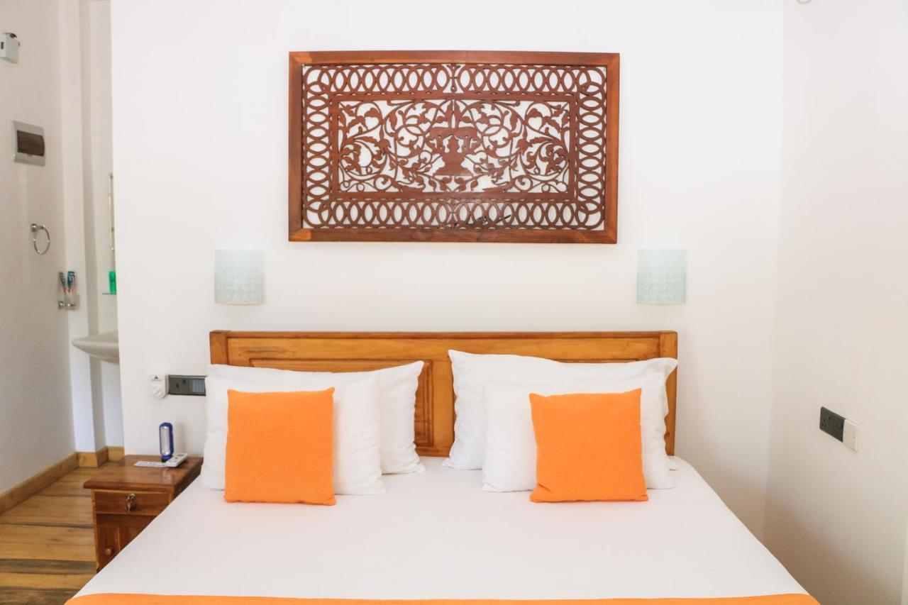 Anb Surf View Hotell Tangalle Exteriör bild