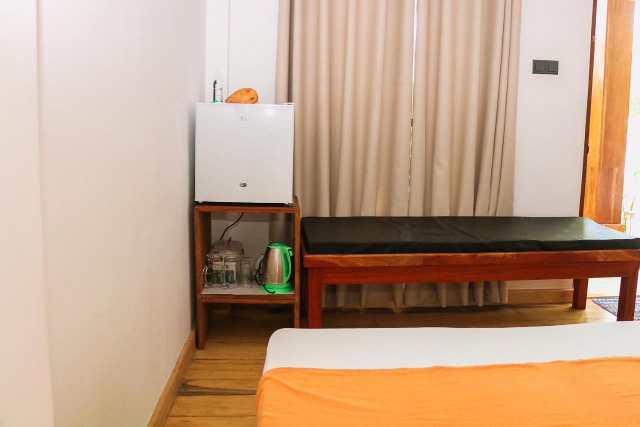 Anb Surf View Hotell Tangalle Exteriör bild