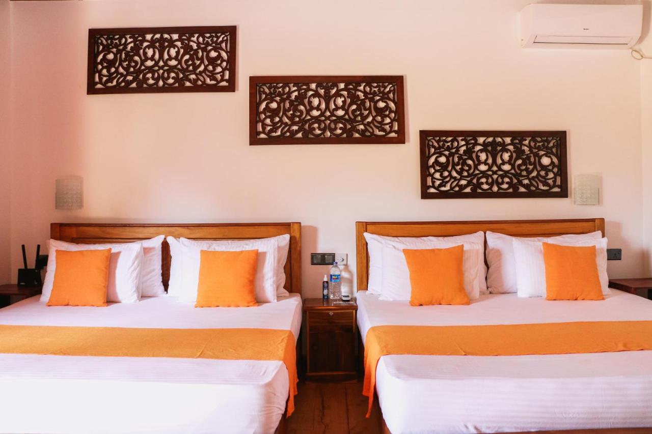 Anb Surf View Hotell Tangalle Exteriör bild