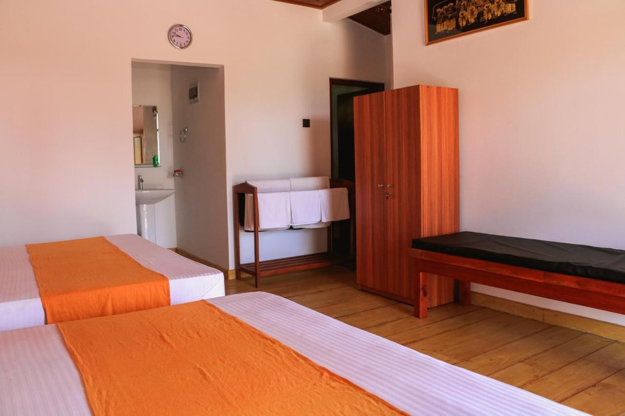 Anb Surf View Hotell Tangalle Exteriör bild