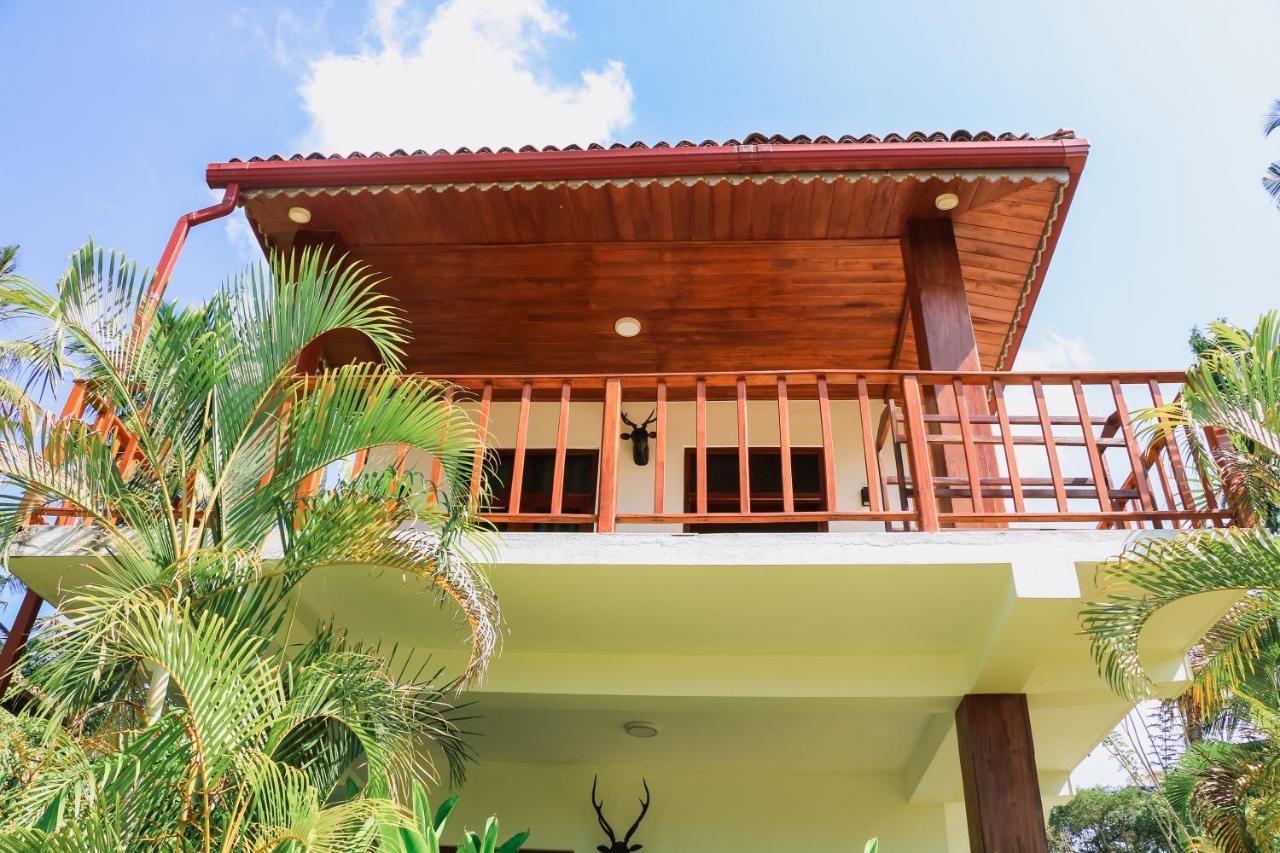 Anb Surf View Hotell Tangalle Exteriör bild