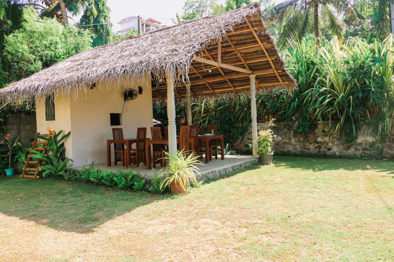 Anb Surf View Hotell Tangalle Exteriör bild