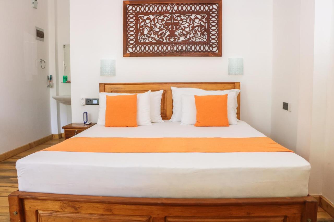 Anb Surf View Hotell Tangalle Exteriör bild