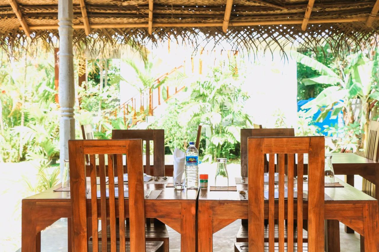 Anb Surf View Hotell Tangalle Exteriör bild