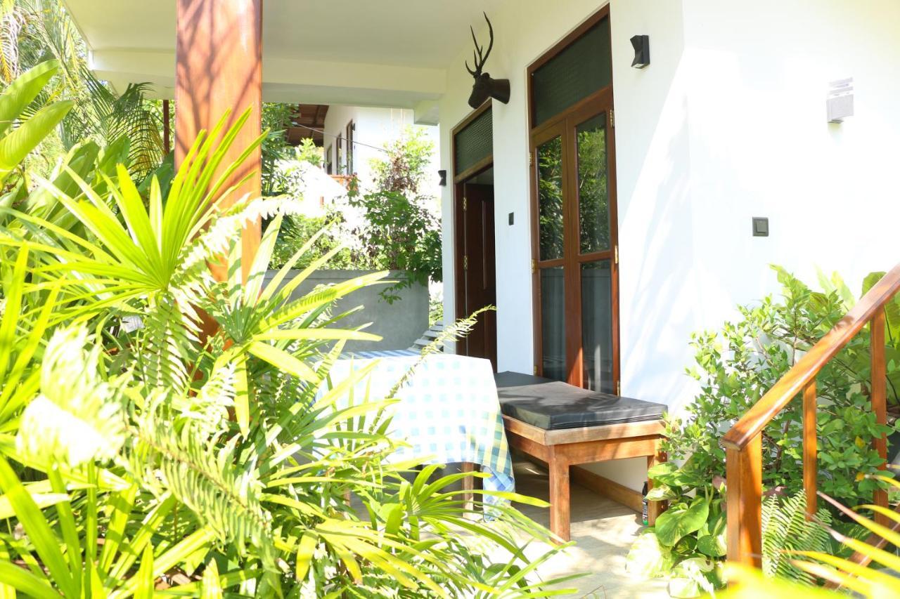 Anb Surf View Hotell Tangalle Exteriör bild