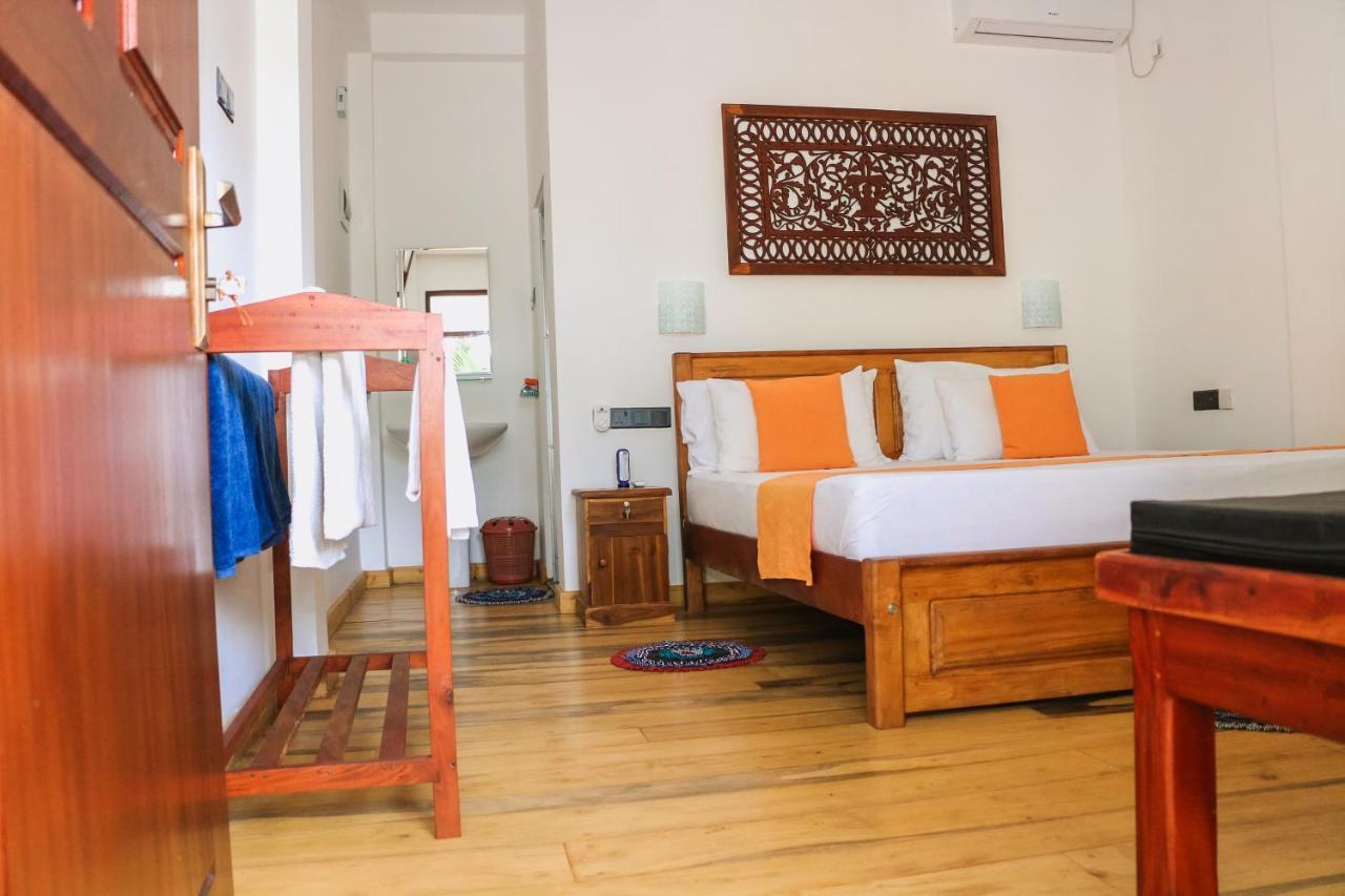 Anb Surf View Hotell Tangalle Exteriör bild