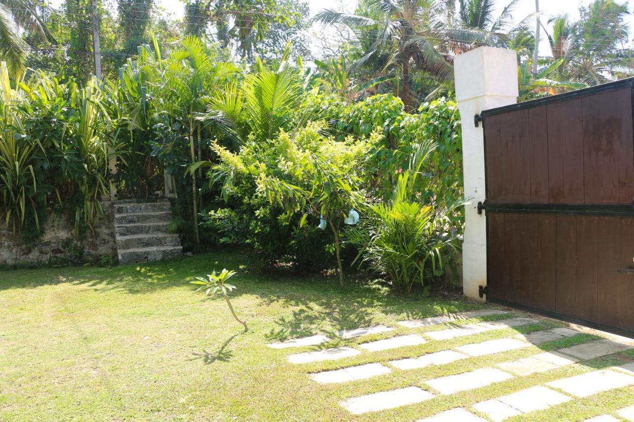 Anb Surf View Hotell Tangalle Exteriör bild
