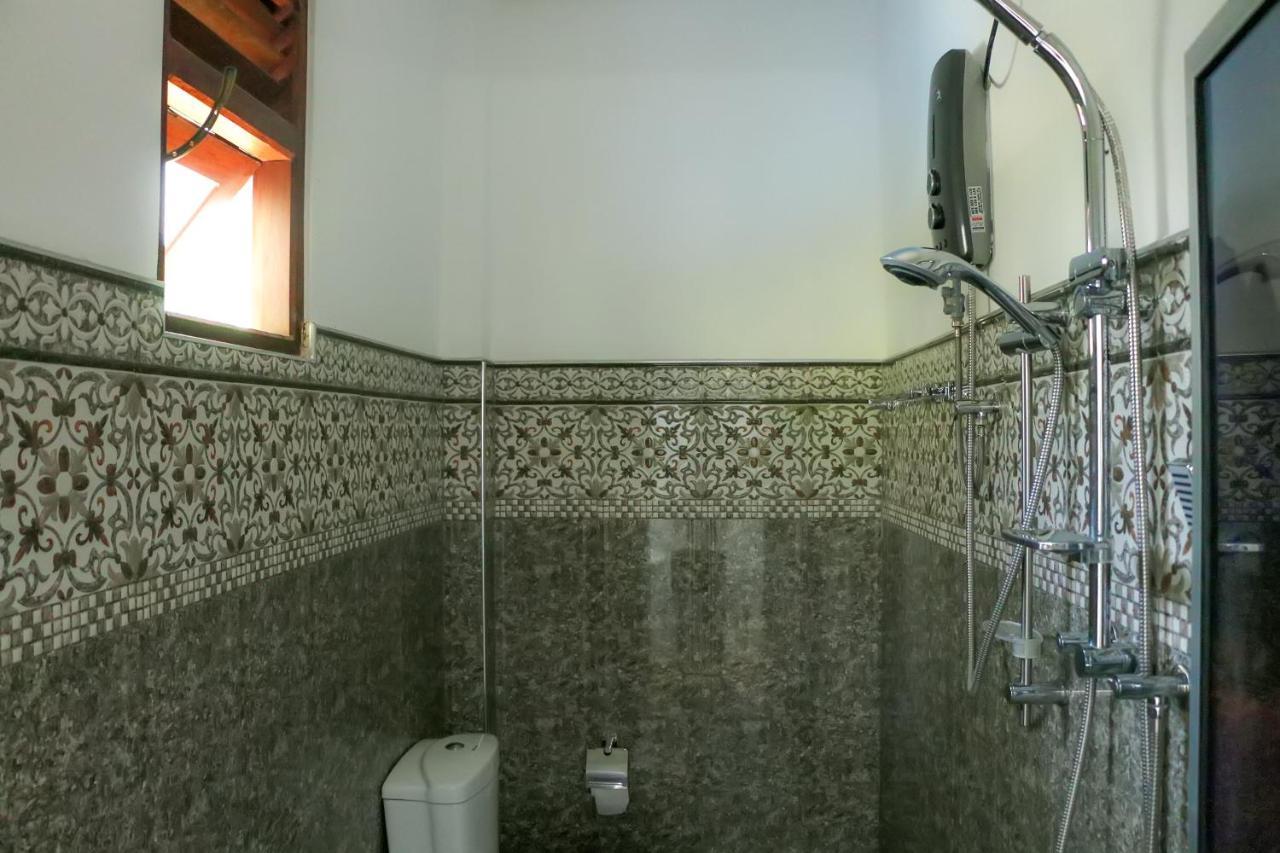 Anb Surf View Hotell Tangalle Exteriör bild