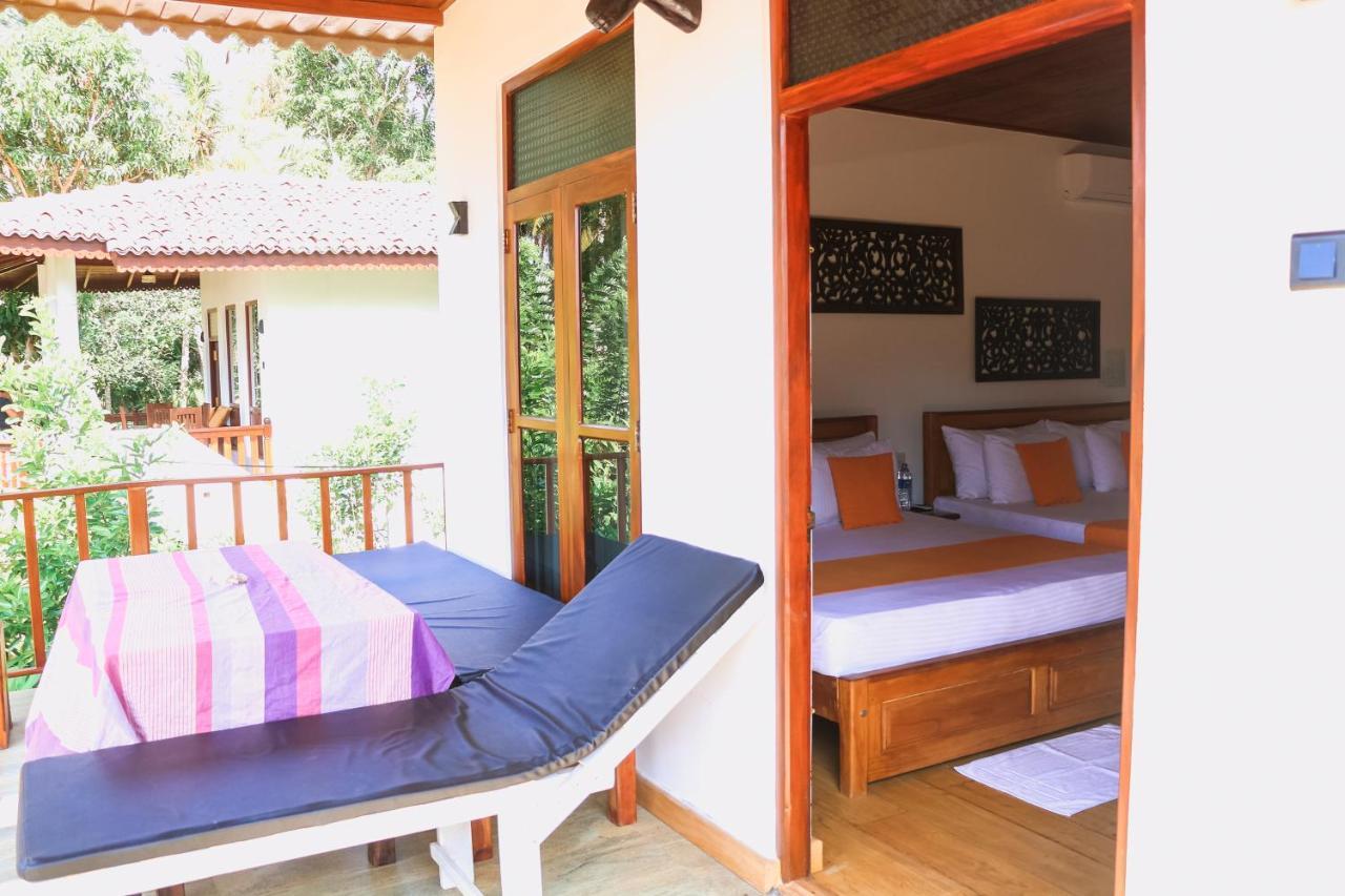 Anb Surf View Hotell Tangalle Exteriör bild