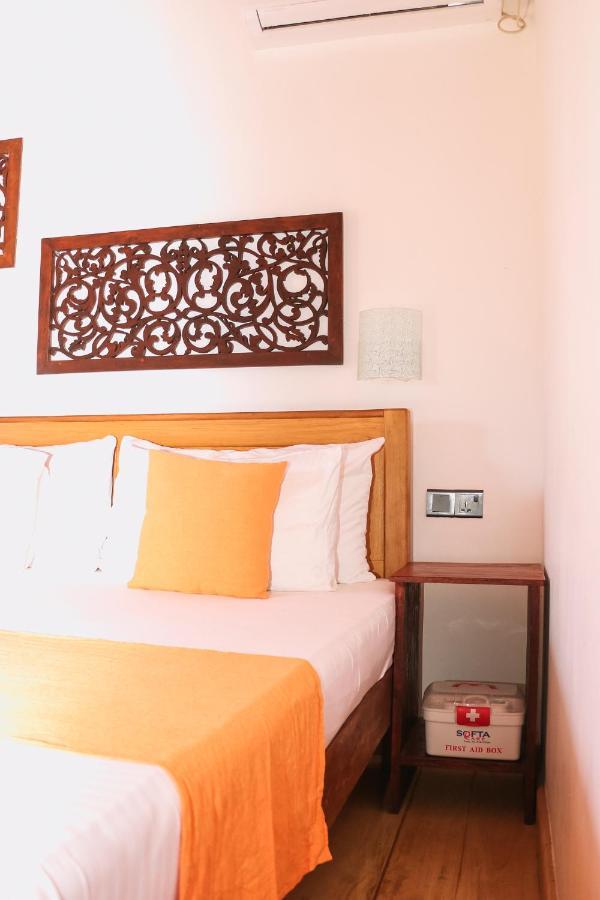 Anb Surf View Hotell Tangalle Exteriör bild