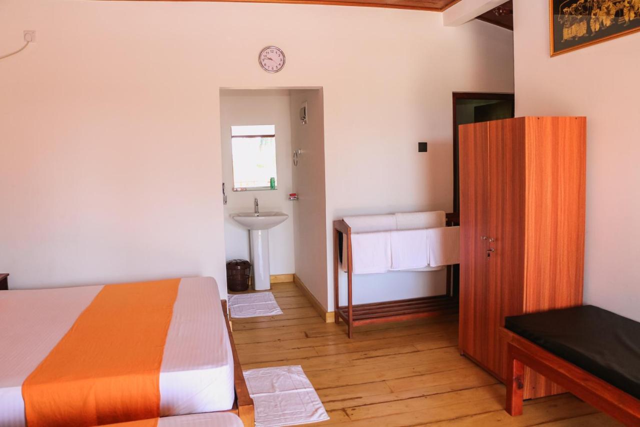 Anb Surf View Hotell Tangalle Exteriör bild