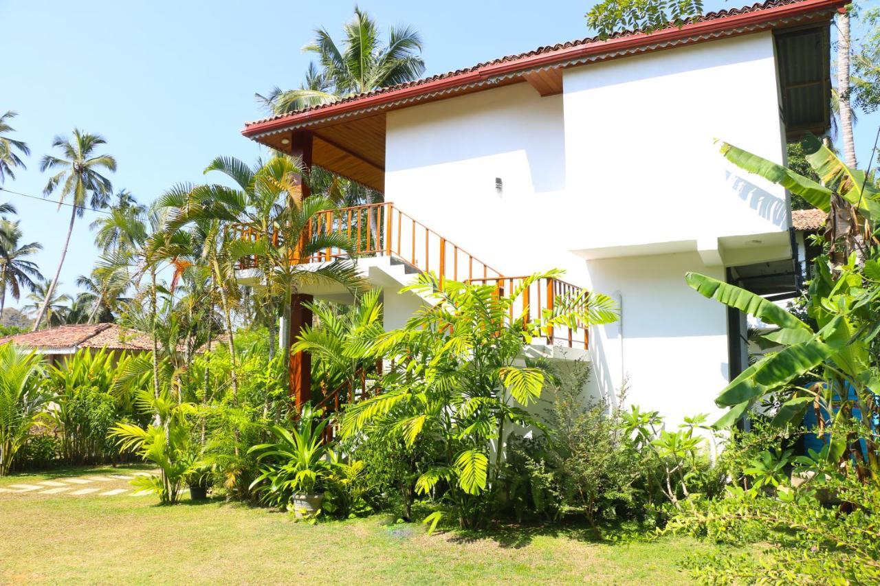 Anb Surf View Hotell Tangalle Exteriör bild