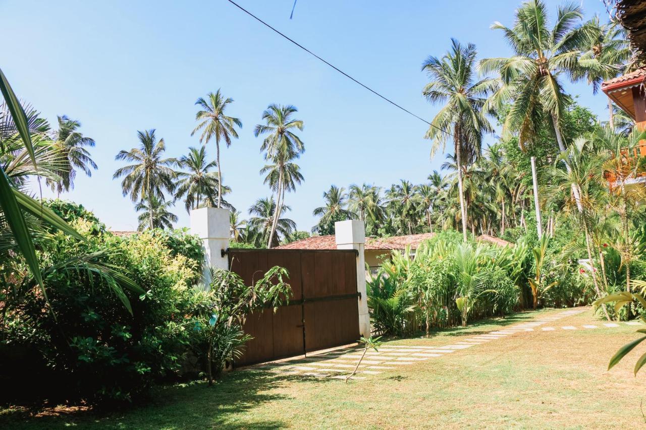 Anb Surf View Hotell Tangalle Exteriör bild